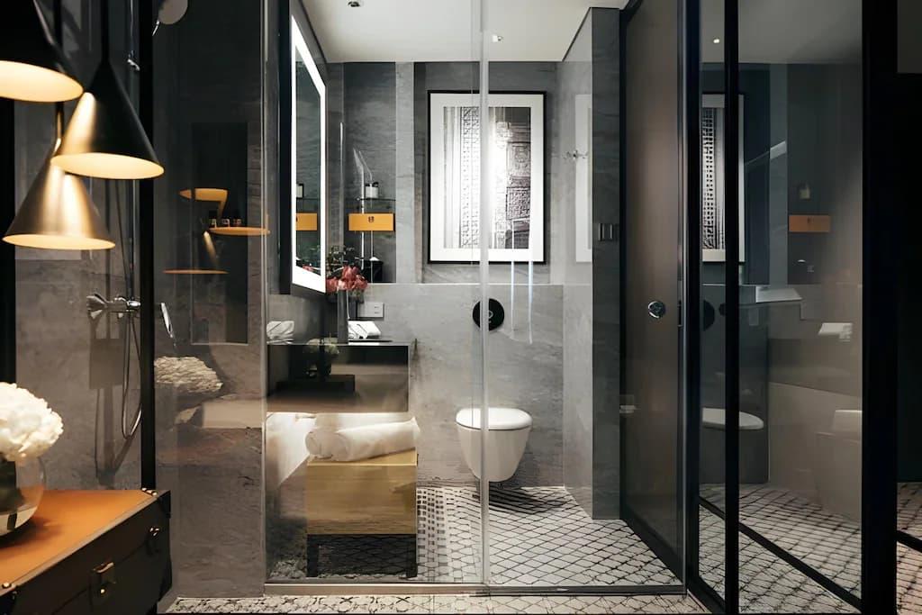 ديلوكس ثلاثية